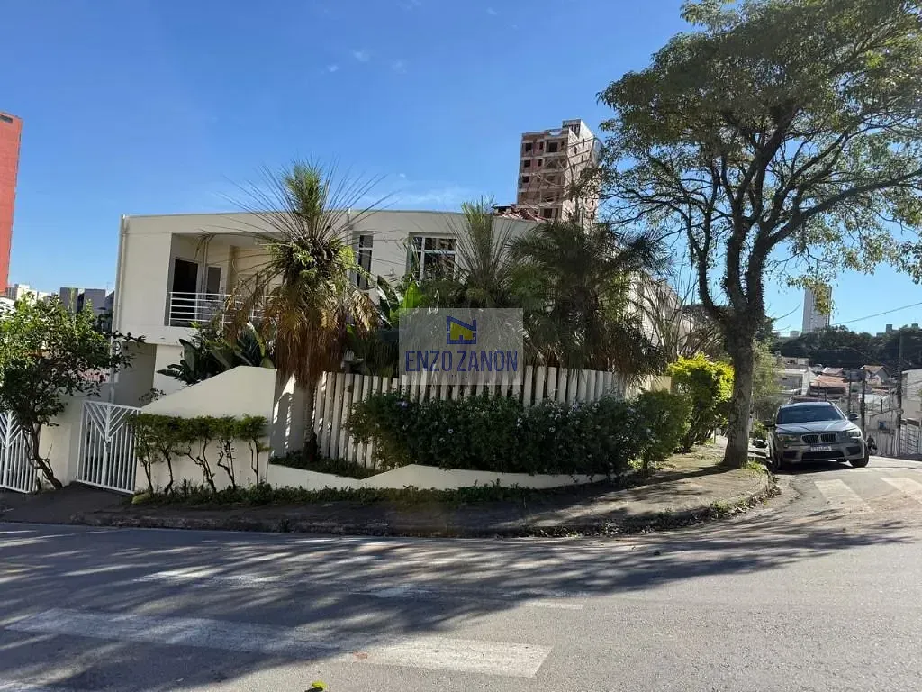 Sobrado, 1 quarto, 617 m² - Foto 1