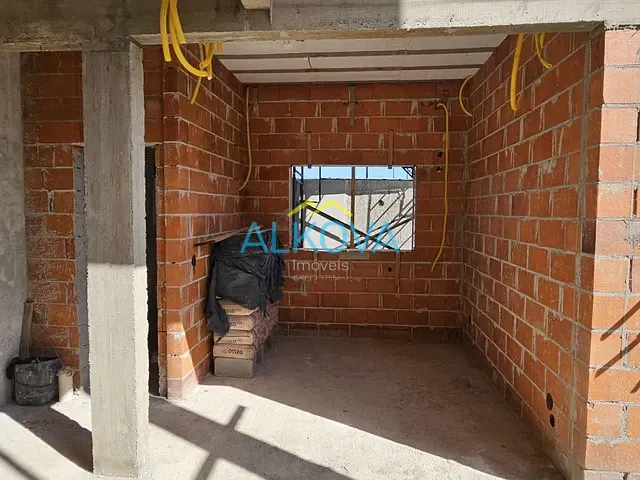 Sobrado com 250m² 4 quartos e 3 banheiros, à venda, no bairro Jardim das Flores em São José dos Campos