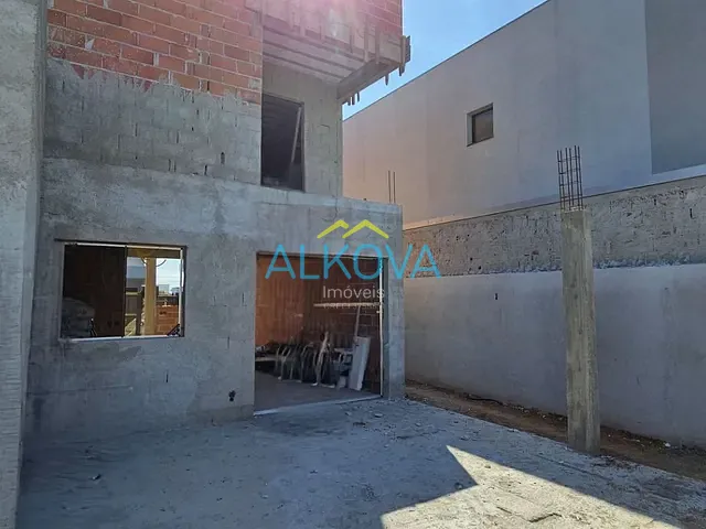 Sobrado com 250m² 4 quartos e 3 banheiros, à venda, no bairro Jardim das Flores em São José dos Campos