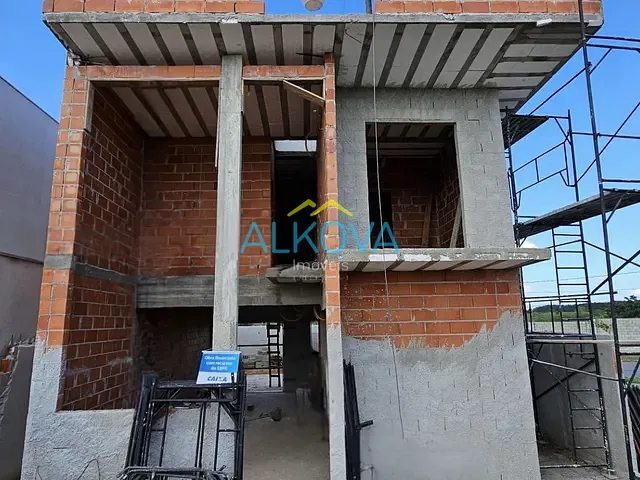 Sobrado com 250m² 4 quartos e 3 banheiros, à venda, no bairro Jardim das Flores em São José dos Campos
