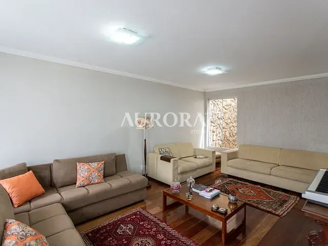 Sobrado com 278m² 4 quartos e 3 banheiros, à venda, no bairro Jardim Taruma em Londrina