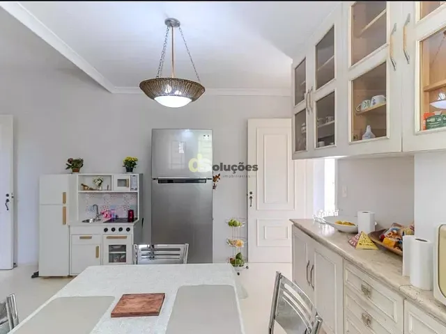 Sobrado 3 quartos e 2 banheiros, à venda, no bairro Pacaembu em São Paulo