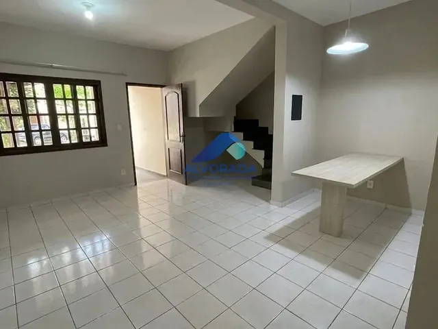 Sobrado com 10m² 3 quartos e 3 banheiros, para alugar, no bairro Jardim das Indústrias em São José Dos Campos