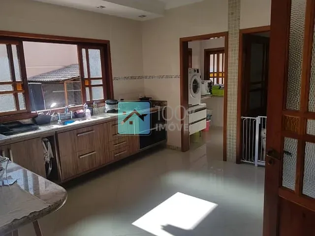 Sobrado com 377m² 4 quartos e 5 banheiros, à venda, no bairro Urbanova em São José dos Campos