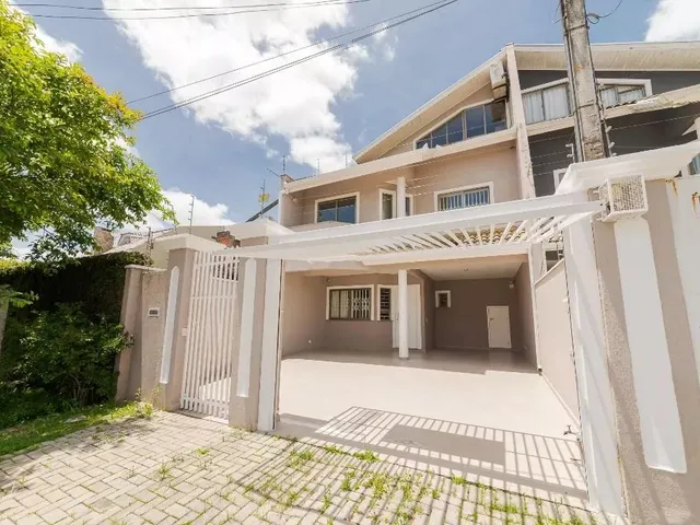 Casa com 117m² 3 quartos e 4 banheiros, à venda, no bairro Santa Felicidade em Curitiba