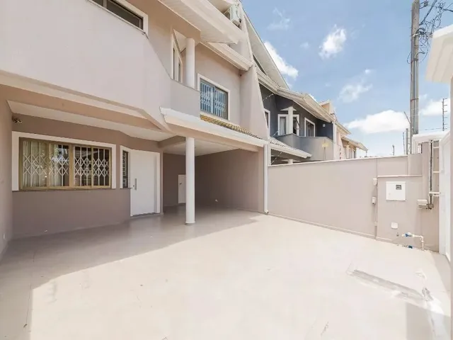 Casa com 117m² 3 quartos e 4 banheiros, à venda, no bairro Santa Felicidade em Curitiba
