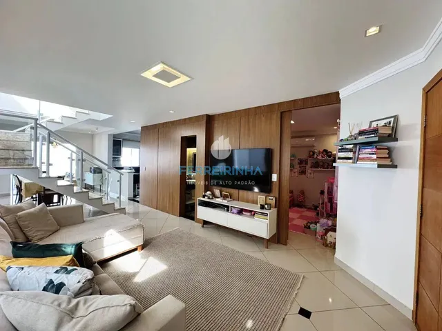 Sobrado com 250m² 4 quartos e 2 banheiros, à venda, no bairro Urbanova VII em São José Dos Campos