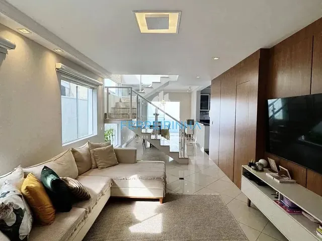 Sobrado com 250m² 4 quartos e 2 banheiros, à venda, no bairro Urbanova VII em São José Dos Campos