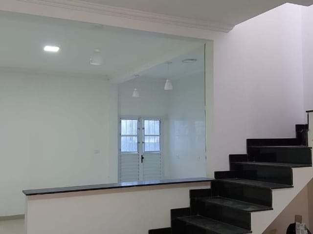 Foto do Sobrado - Sobrado com 4 dormitórios, 180 m² - venda por R$ 600.000,00 ou aluguel por R$ 3.080,00/mês - Jardim Portugal - São José dos Campos/SP | RUSSI IMÓVEIS