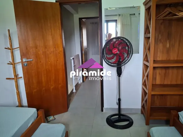 Sobrado com 10m² 2 quartos e 1 banheiro, à venda, no bairro Massaguaçu em Caraguatatuba