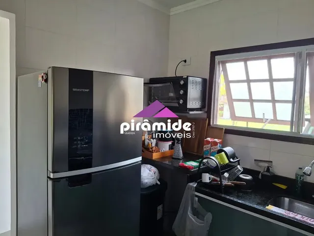 Sobrado com 10m² 2 quartos e 1 banheiro, à venda, no bairro Massaguaçu em Caraguatatuba