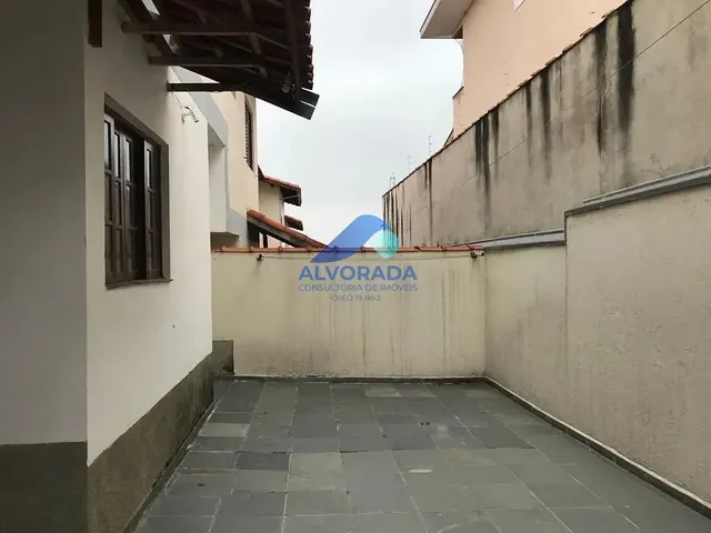 Sobrado com 10m² 3 quartos e 2 banheiros, para alugar, no bairro Jardim das Indústrias em São José Dos Campos
