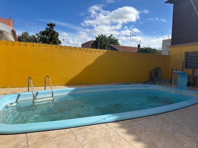 Casa com 375m² 3 quartos e 2 banheiros, à venda, no bairro Laranjal em Pelotas