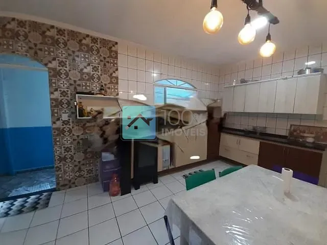 Sobrado com 125m² 5 quartos e 3 banheiros, à venda ou para alugar, no bairro Jardim Del Rey em São José dos Campos