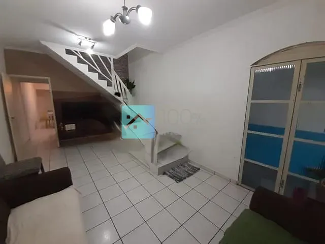 Sobrado com 125m² 5 quartos e 3 banheiros, à venda ou para alugar, no bairro Jardim Del Rey em São José dos Campos