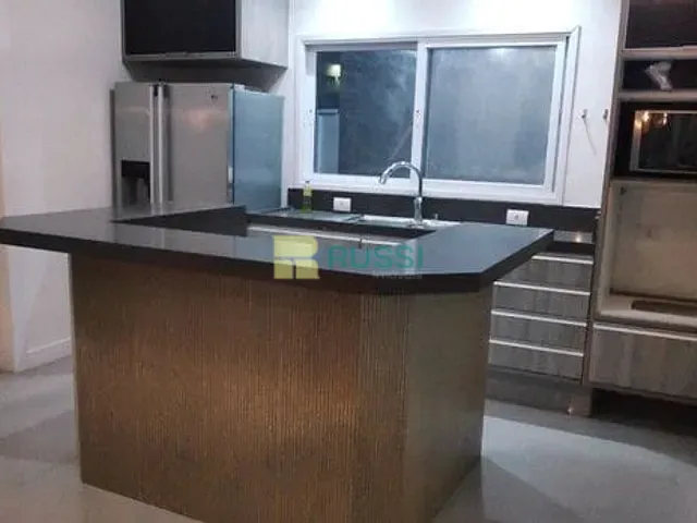Sobrado com 300m² 4 quartos e 5 banheiros, à venda, no bairro Urbanova em São José dos Campos