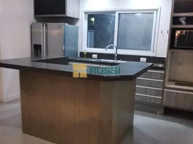 Sobrado com 300m² 4 quartos e 5 banheiros, à venda, no bairro Urbanova em São José dos Campos