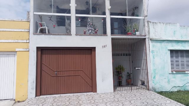 Casa com 182m² 4 quartos e 3 banheiros, à venda, no bairro Areal em Pelotas