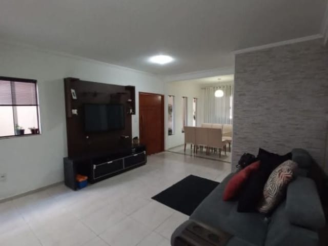 Foto do Sobrado - Sobrado com 3 dormitórios à venda, 200 m² por R$ 480.000,00 - Jardim Santa Júlia - São José dos Campos/SP | INDEPENDENCE NEGOCIOS IMOBILIARIOS LTDA