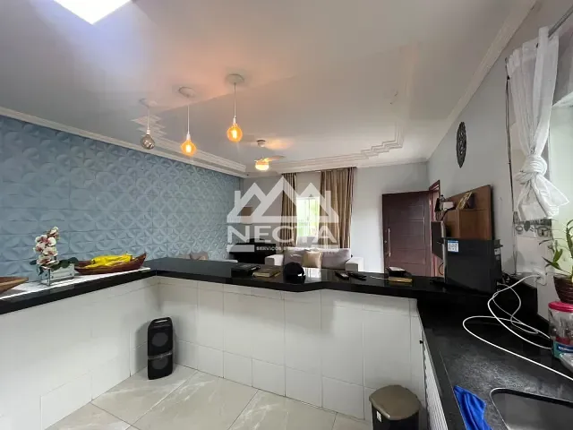 Sobrado com 270m² 5 quartos e 5 banheiros, à venda, no bairro Balneário dos Golfinhos em Caraguatatuba