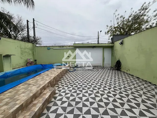 Sobrado com 270m² 5 quartos e 5 banheiros, à venda, no bairro Balneário dos Golfinhos em Caraguatatuba