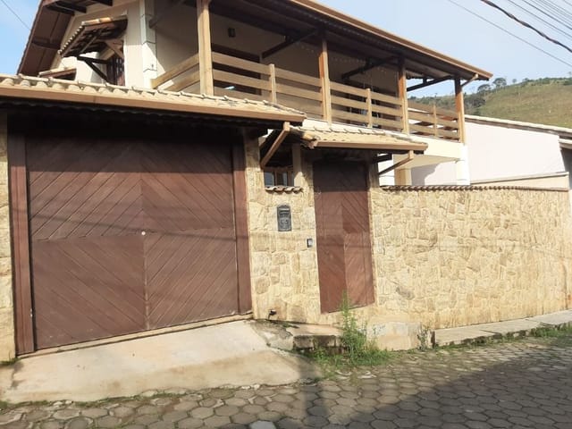 Foto do Sobrado - Sobrado com 4 dormitórios, 300 m² - venda por R$ 875.000,00 ou aluguel por R$ 6.339,30/mês - Centro - Paraibuna/SP | RUSSI IMÓVEIS