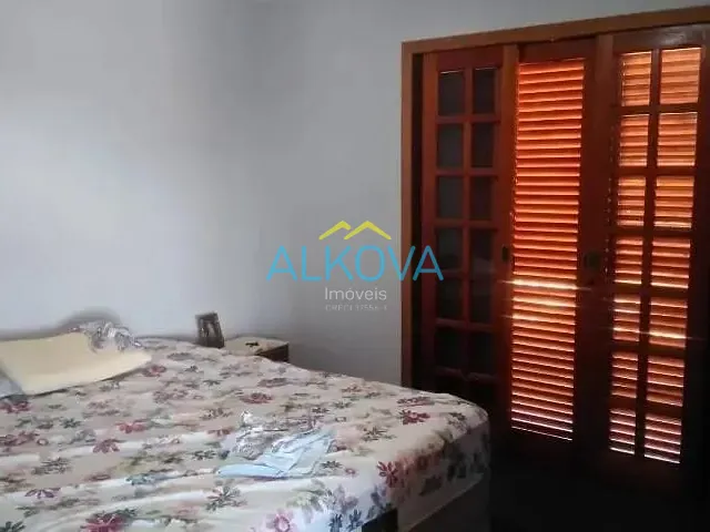 Sobrado com 250m² 4 quartos e 4 banheiros, à venda ou para alugar, no bairro Jardim das Indústrias em São José dos Campos