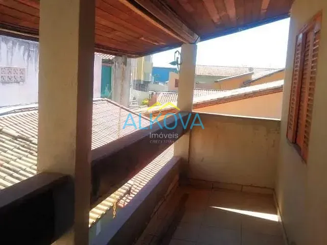 Sobrado com 250m² 4 quartos e 4 banheiros, à venda ou para alugar, no bairro Jardim das Indústrias em São José dos Campos
