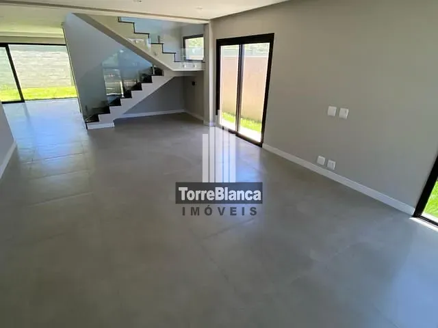 Sobrado com 300m² 3 quartos e 4 banheiros, à venda, no bairro Jardim Carvalho em Ponta Grossa