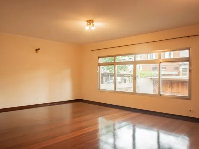 Sobrado com 320m² 3 quartos e 5 banheiros, à venda, no bairro Chácara Inglesa em São Paulo