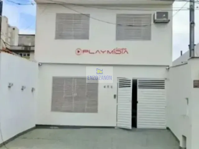 Sobrado com 200m² 6 quartos e 6 banheiros, à venda ou para alugar, no bairro Nova Petrópolis em São Bernardo do Campo