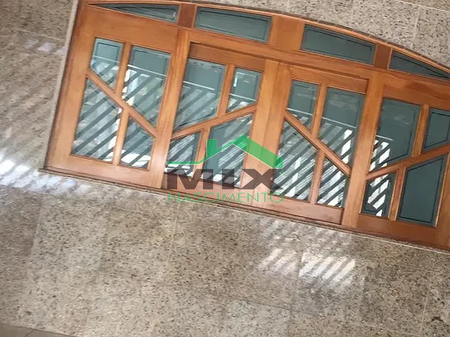Sobrado com 230m² 4 quartos e 4 banheiros, à venda ou para alugar, no bairro Jardim Maria Adelaide em São Bernardo do Campo