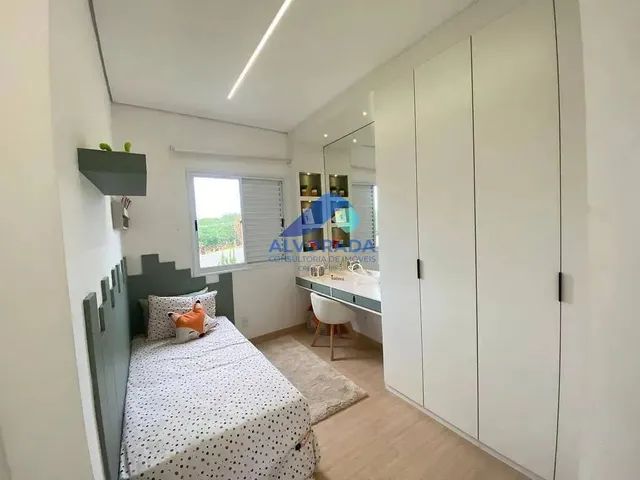 Sobrado com 100m² 2 quartos e 1 banheiro, à venda, no bairro Eugênio de Mello em São José Dos Campos