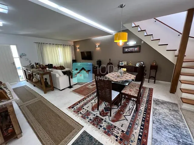 Sobrado com 343m² 4 quartos e 4 banheiros, à venda, no bairro Urbanova II em São José dos Campos