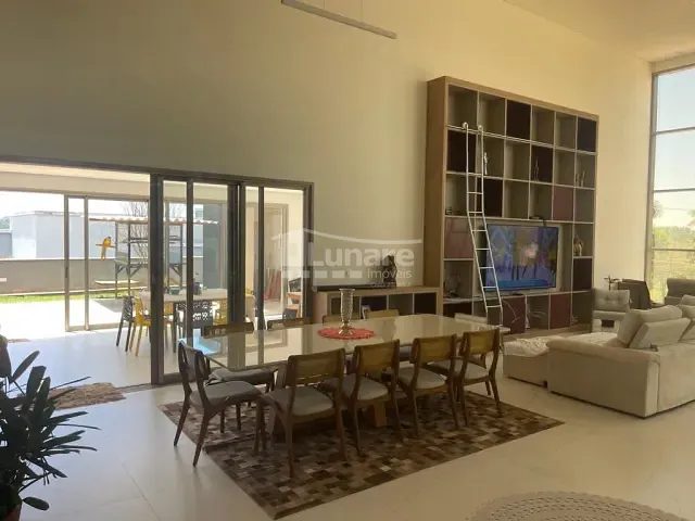 Sobrado com 775m² 3 quartos e 5 banheiros, à venda, no bairro Jardim Aracy em Mogi das Cruzes