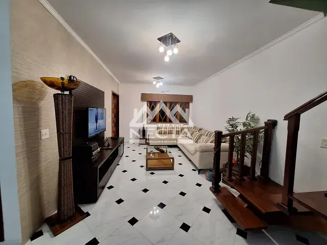 Sobrado com 178m² 2 quartos e 2 banheiros, à venda, no bairro Sumaré em Caraguatatuba