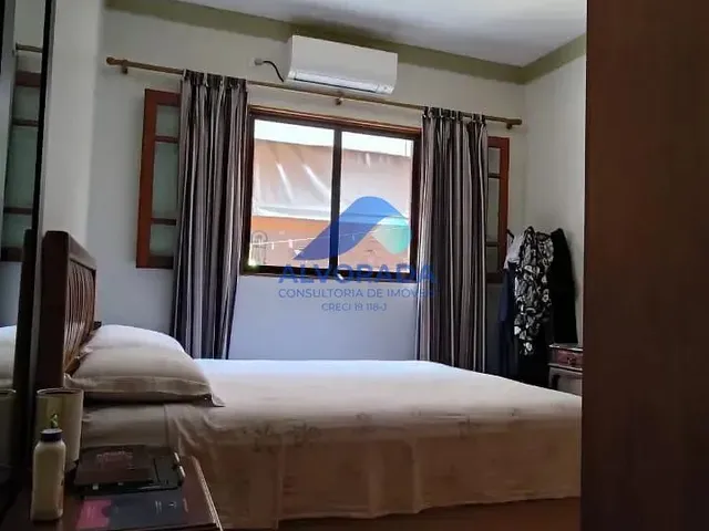 Sobrado com 250m² 5 quartos e 2 banheiros, à venda, no bairro Loteamento Villa Branca em Jacareí