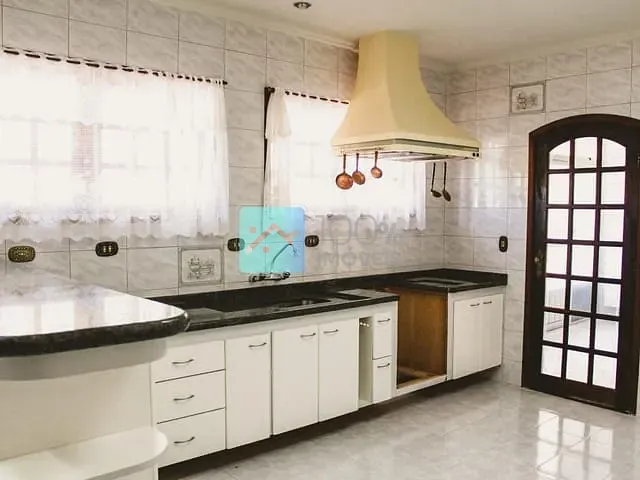 Sobrado com 3660m², à venda, no bairro Quinta das Flores em São José dos Campos