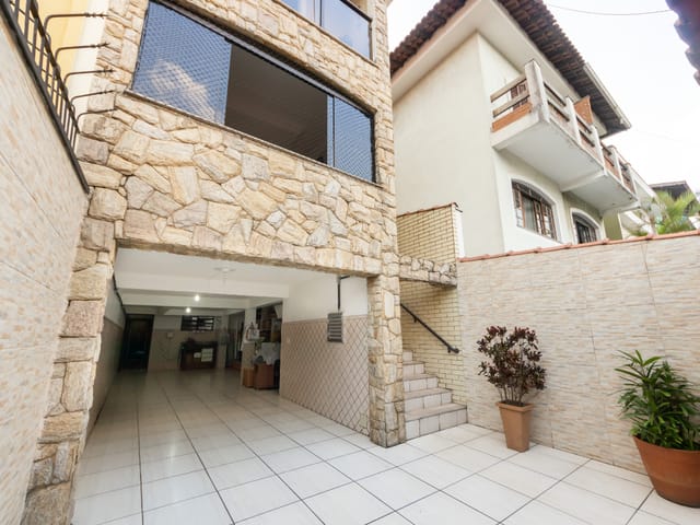Foto do Sobrado - Sobrado para venda em City Pinheirinho com 3 quartos, sendo 1 suíte, 224m² | Lares e Andares Imóveis