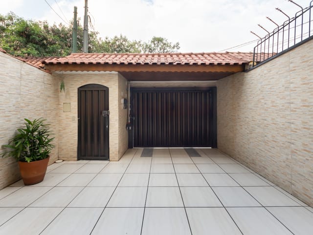 Foto do Sobrado - Sobrado para venda em City Pinheirinho com 3 quartos, sendo 1 suíte, 224m² | Lares e Andares Imóveis