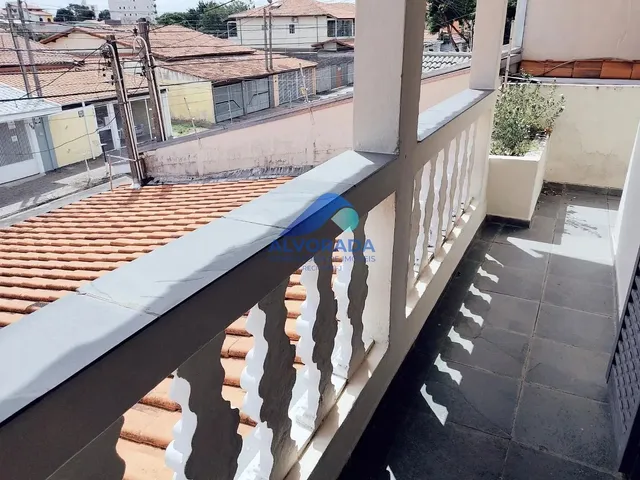 Sobrado com 10m² 3 quartos e 1 banheiro, para alugar, no bairro Jardim Alvorada em São José Dos Campos