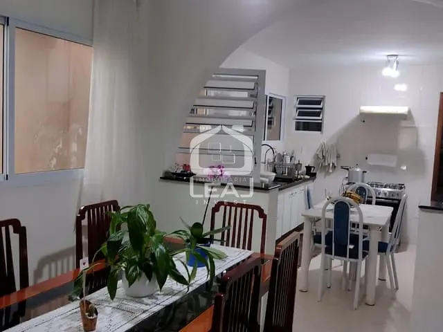 Sobrado com 200m² 2 quartos e 2 banheiros, à venda, no bairro Jardim Sandra em São Paulo