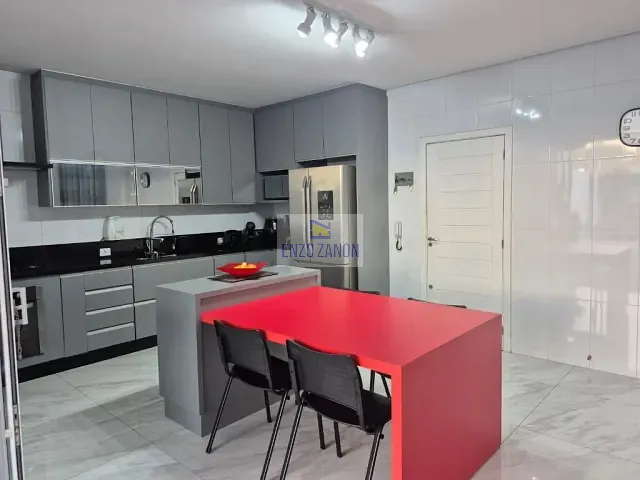 Sobrado com 279m² 4 quartos e 5 banheiros, à venda, no bairro Parque dos Pássaros em São Bernardo do Campo