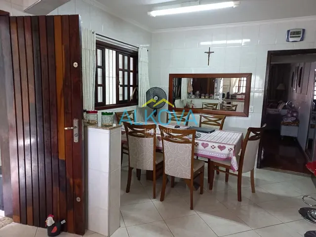 Sobrado com 125m² 3 quartos e 2 banheiros, à venda, no bairro Bosque dos Eucaliptos em São José dos Campos
