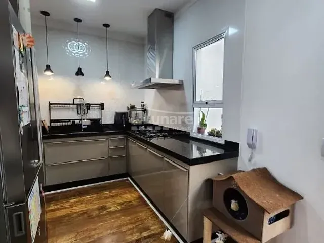 Sobrado 3 quartos e 2 banheiros, à venda, no bairro Vila Suissa em Mogi das Cruzes