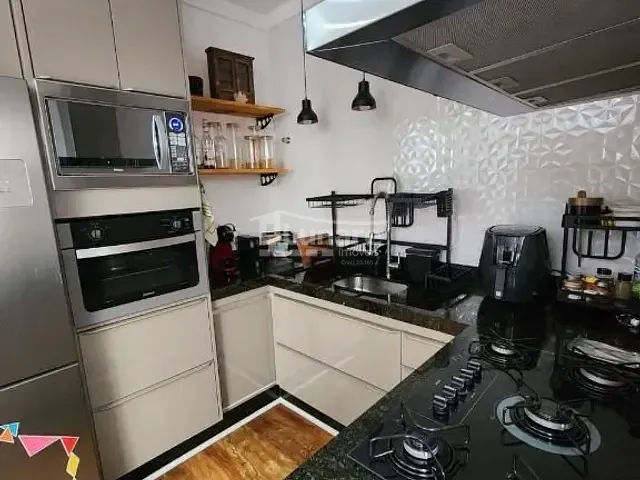 Sobrado 3 quartos e 2 banheiros, à venda, no bairro Vila Suissa em Mogi das Cruzes