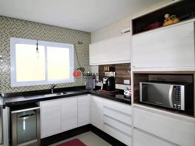 Sobrado com 240m² 4 quartos e 1 banheiro, à venda, no bairro Cerâmica em São Caetano do Sul