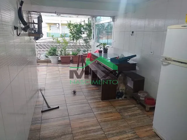 Sobrado com 150m² 6 quartos e 2 banheiros, à venda, no bairro Utinga em Santo André