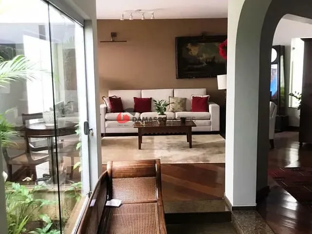 Sobrado com 304m² 3 quartos e 1 banheiro, à venda, no bairro Jardim São Caetano em São Caetano do Sul