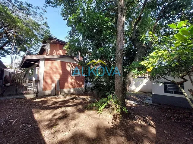 Sobrado com 300m² 3 quartos e 4 banheiros, à venda, no bairro Jardim Apolo em São José dos Campos
